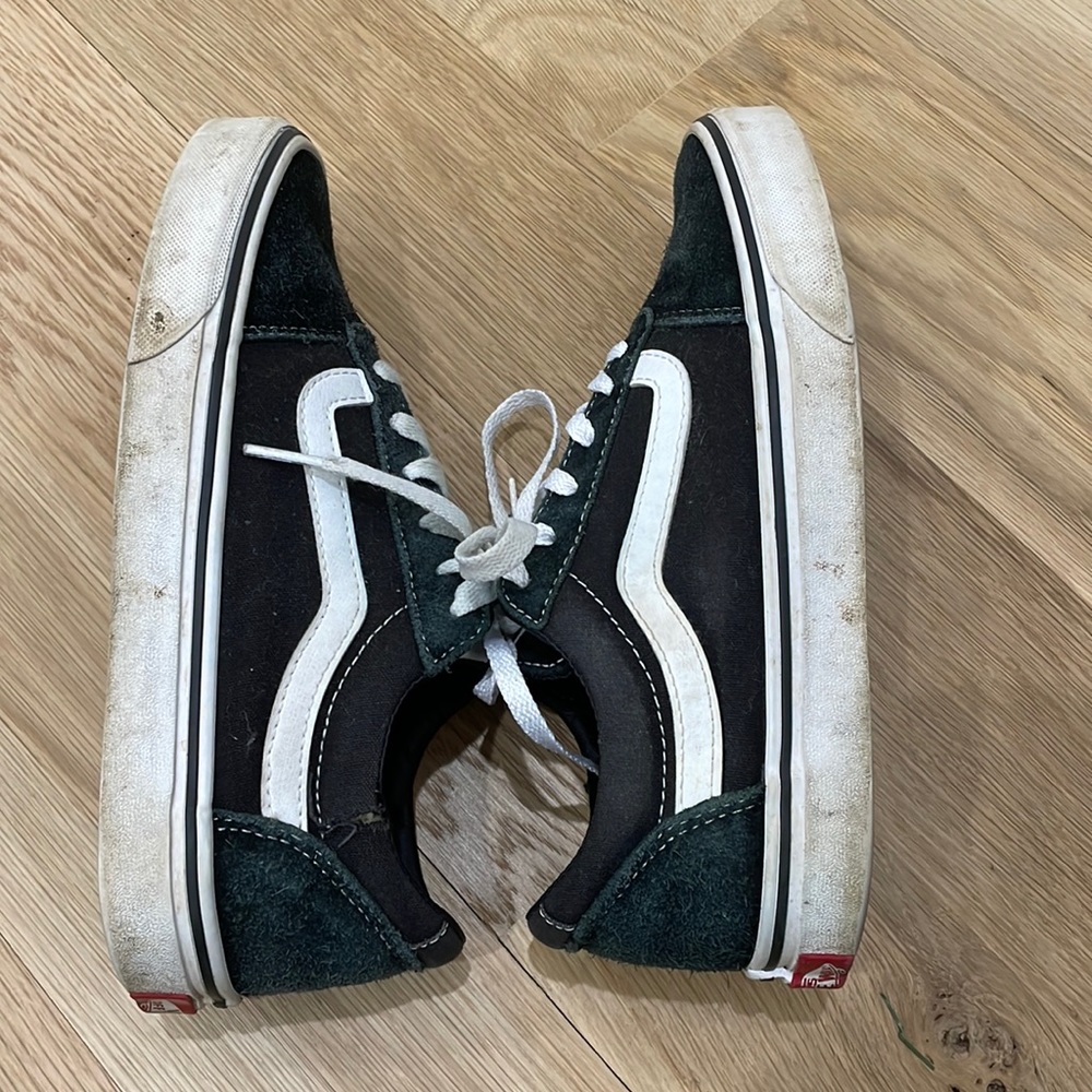 Vans - Picture 2 of 4